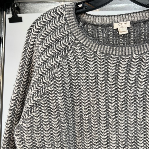 J Crew Textured‎ Chevron Pattern Sweater XL Gray White Crew Neck Long Sleeve - Picture 3 of 16